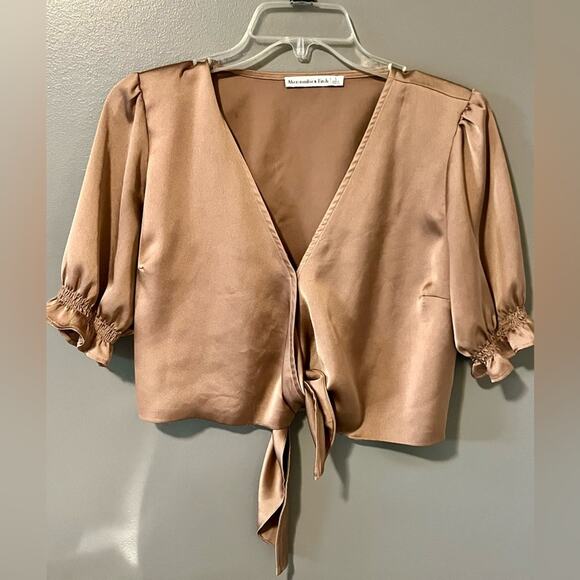 Abercrombie & Fitch Tops - Abercrombie & Fitch satin crop tie blouse